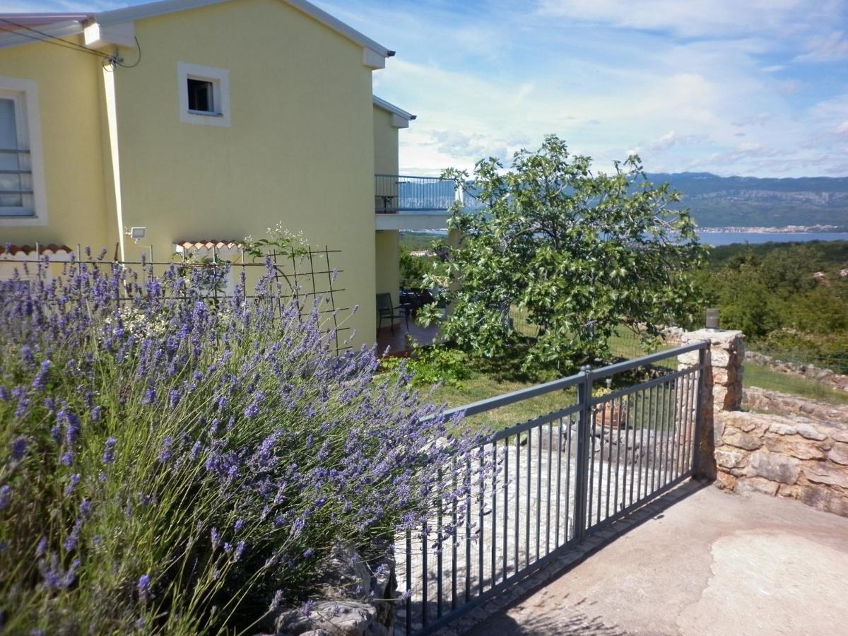 Holiday Home With Sea View Vrbnik Exterior foto