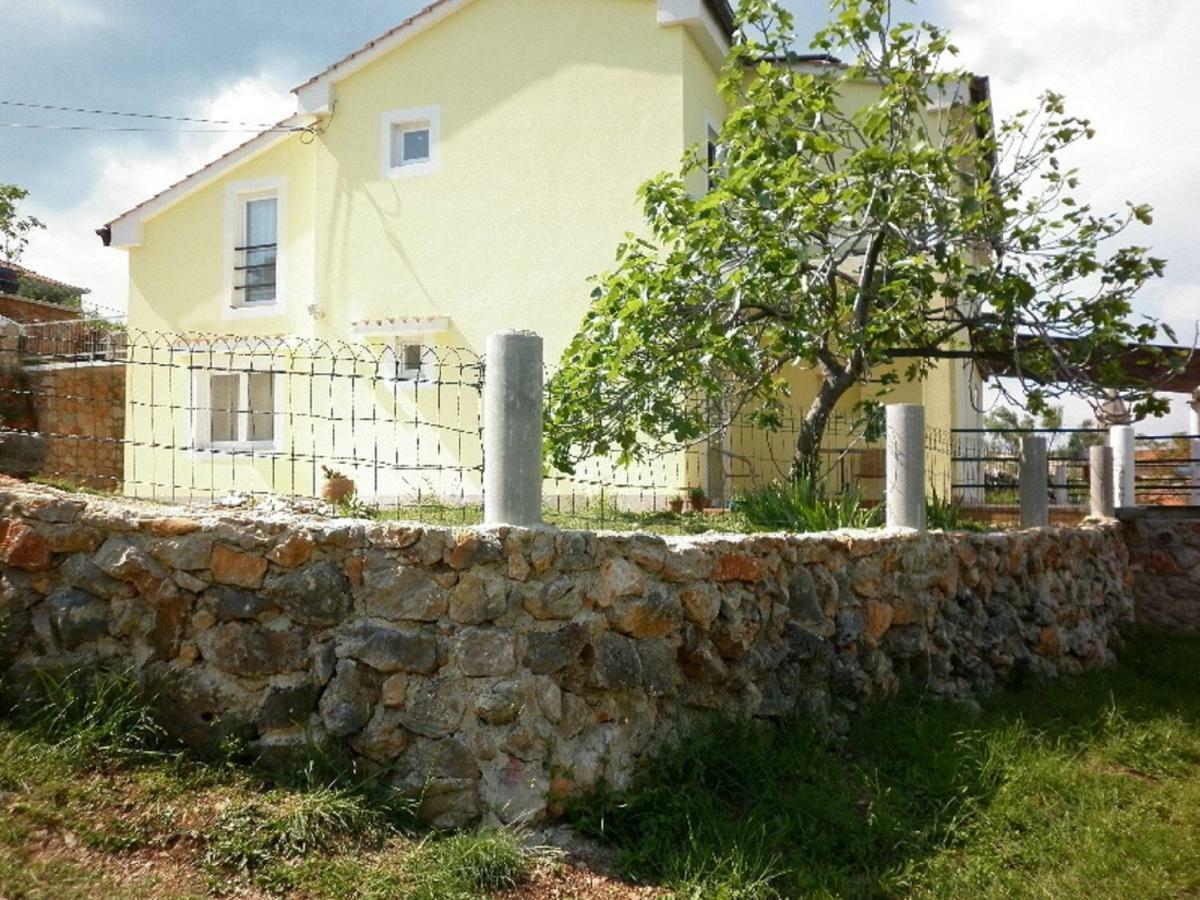 Holiday Home With Sea View Vrbnik Exterior foto